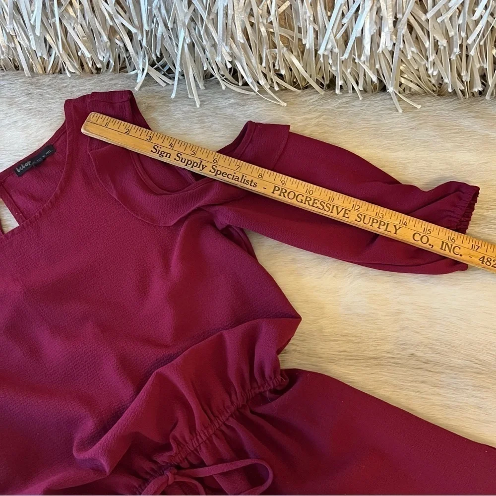 BEBOP Maroon Cold Shoulder Ruffles XS Elastic Waist Short Romper Crape Buttons
